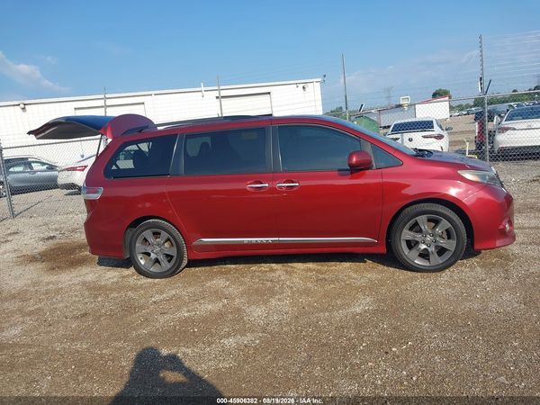 2015 TOYOTA SIENNA SE 8 PASSENGER — I116