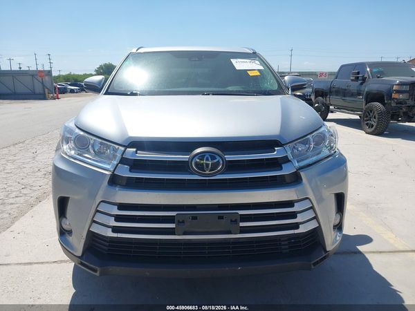 2017 TOYOTA HIGHLANDER XLE