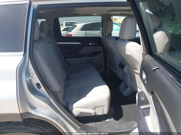2017 TOYOTA HIGHLANDER XLE