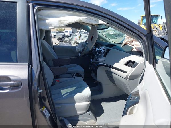 2014 TOYOTA SIENNA LE V6 8 PASSENGER — I5