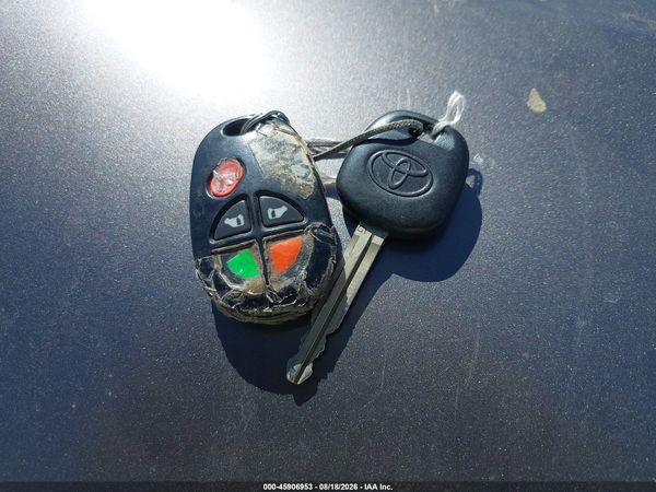 2014 TOYOTA SIENNA LE V6 8 PASSENGER — I11