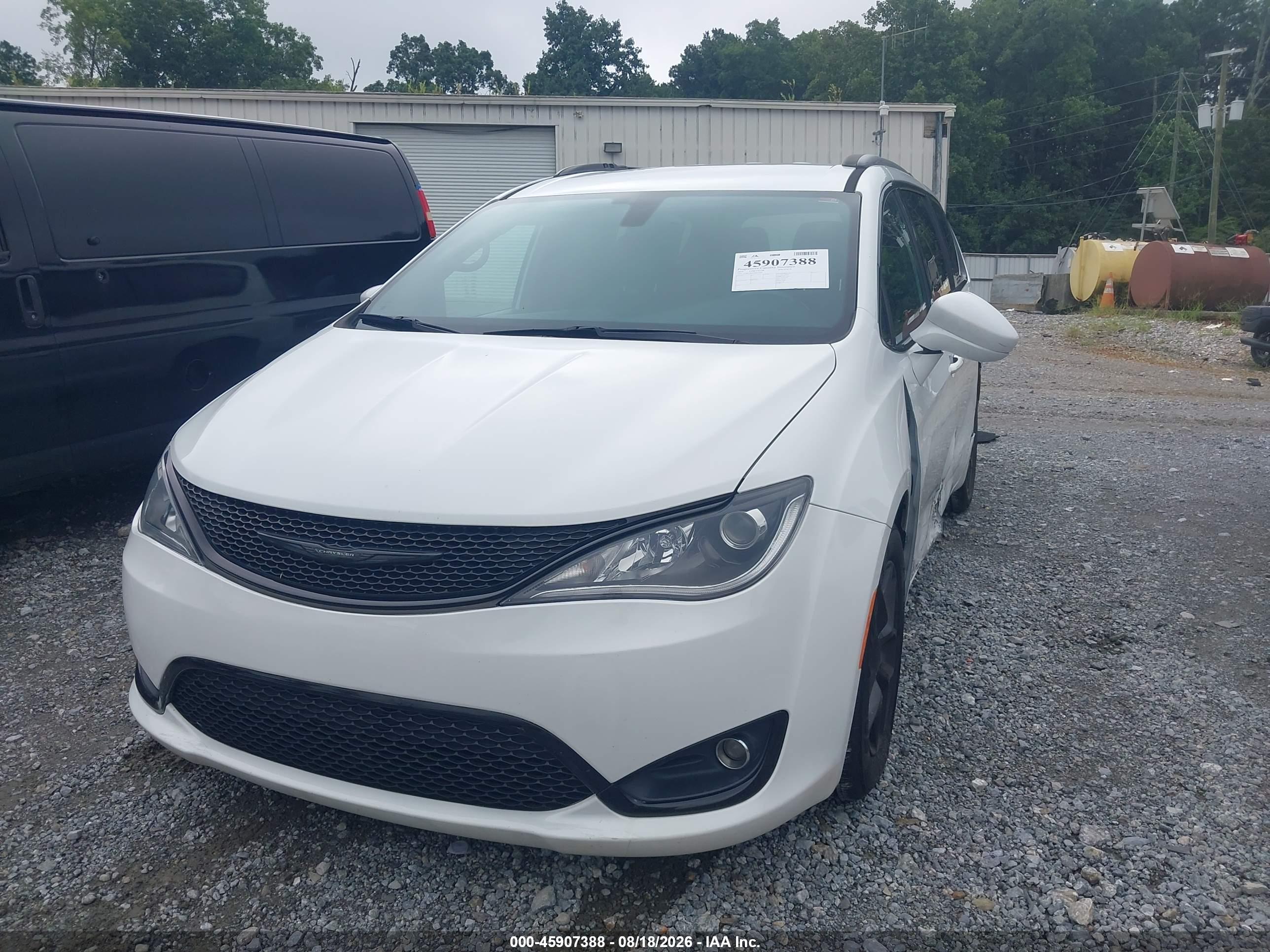 2018 CHRYSLER PACIFICA TOURING L — I2