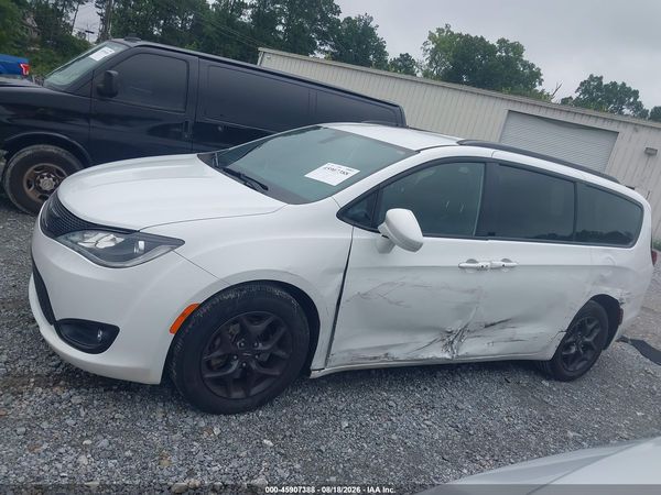 2018 CHRYSLER PACIFICA TOURING L — I117