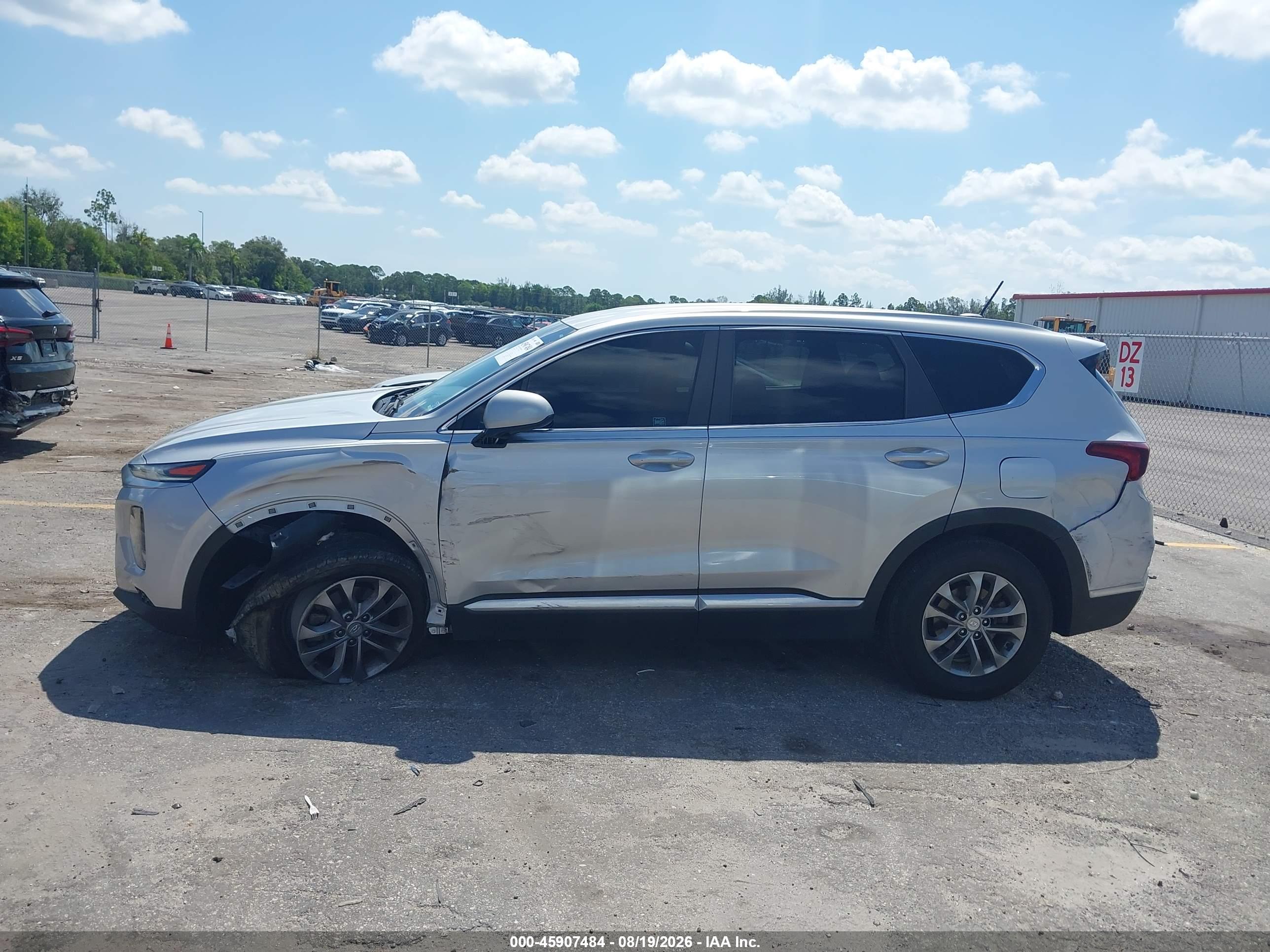 2019 HYUNDAI SANTA FE SE