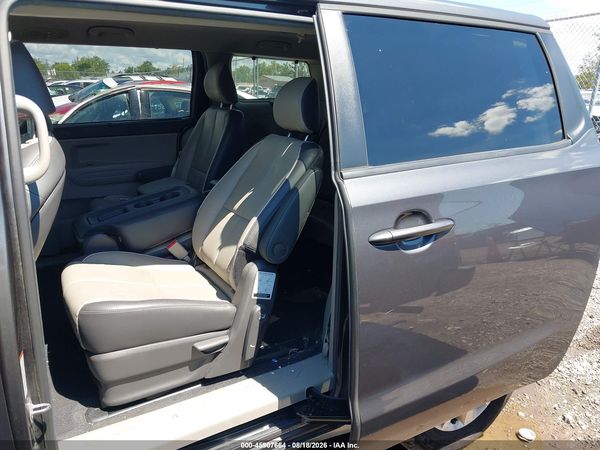 2017 KIA SEDONA LX