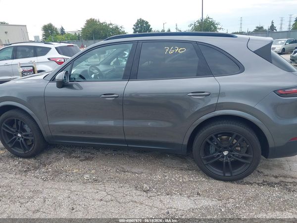 2019 PORSCHE CAYENNE S