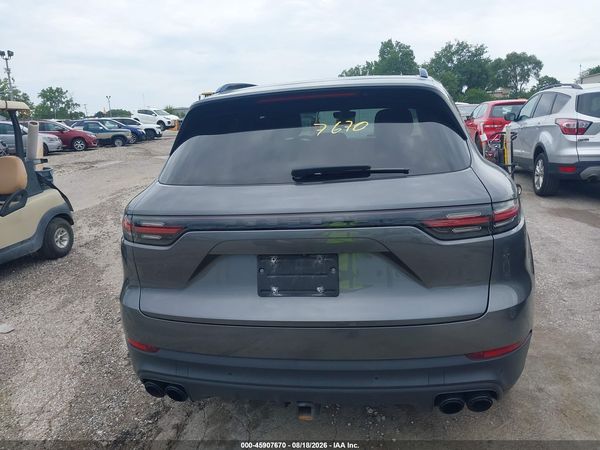 2019 PORSCHE CAYENNE S