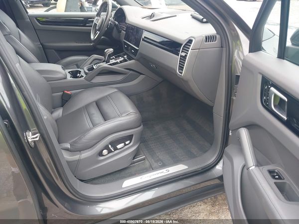 2019 PORSCHE CAYENNE S
