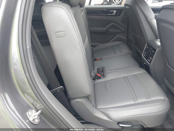 2019 PORSCHE CAYENNE S