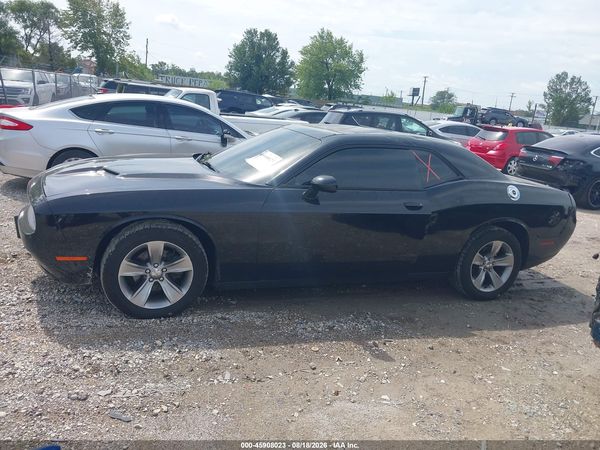 2016 DODGE CHALLENGER SXT