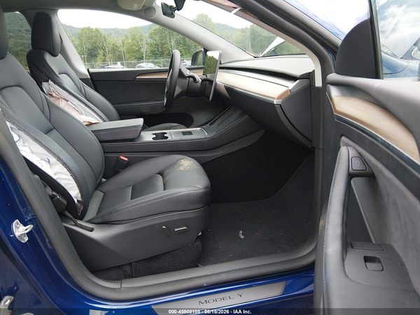 2024 TESLA MODEL Y