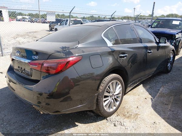 2022 INFINITI Q50 LUXE AWD