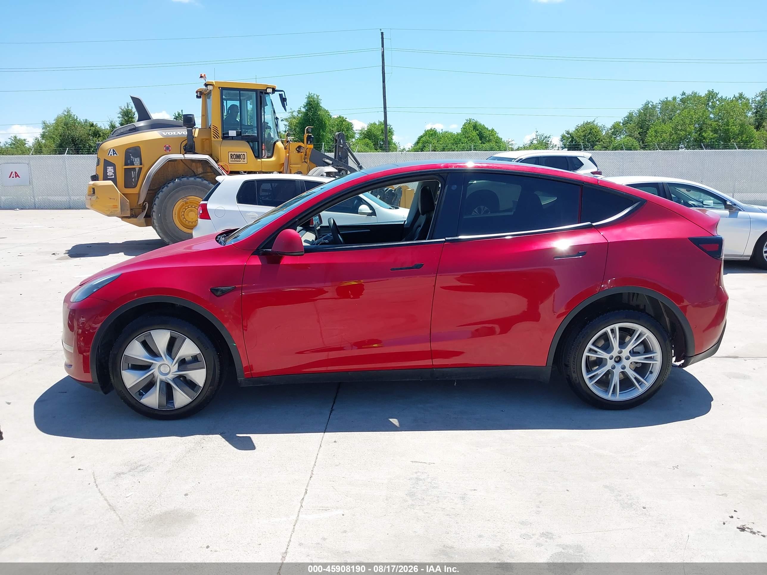 2024 TESLA MODEL Y