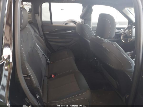 2025 JEEP GRAND CHEROKEE LAREDO X 4X2 — I8