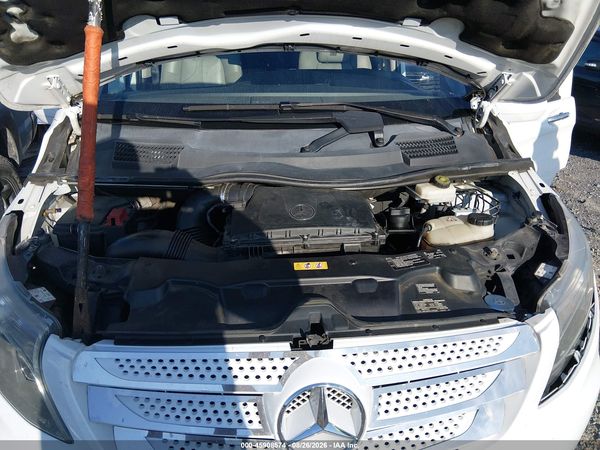 2016 MERCEDES-BENZ METRIS