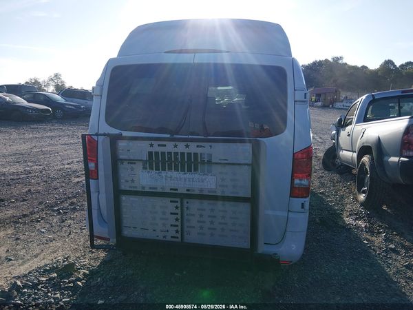 2016 MERCEDES-BENZ METRIS