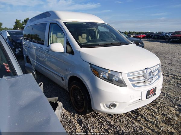 2016 MERCEDES-BENZ METRIS
