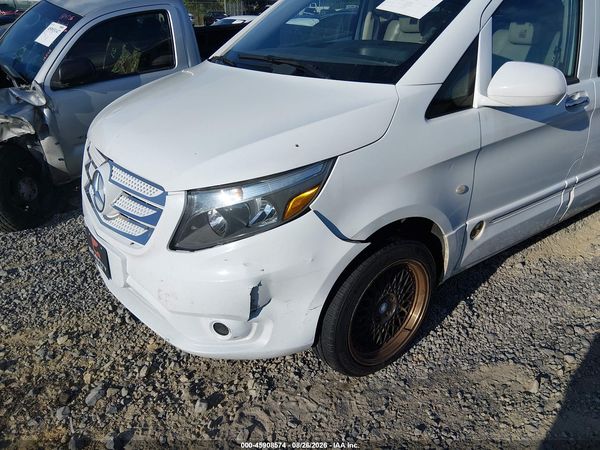 2016 MERCEDES-BENZ METRIS