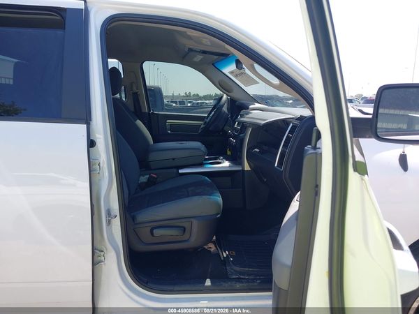 2017 RAM 1500 SLT  4X2 6'4 BOX