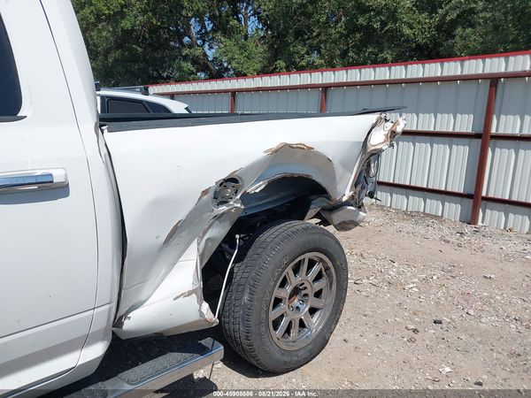 2017 RAM 1500 SLT  4X2 6'4 BOX