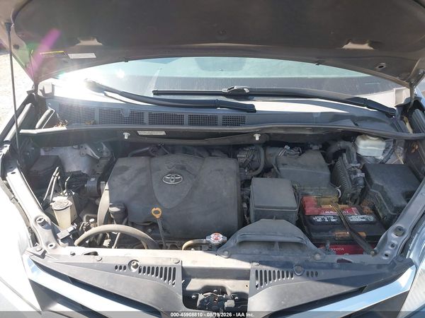 2020 TOYOTA SIENNA LE