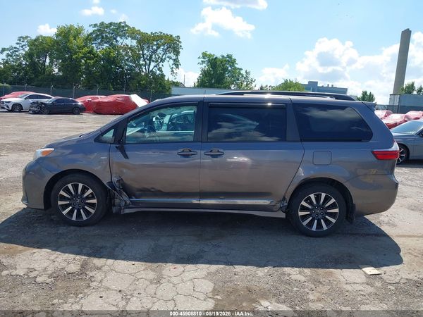 2020 TOYOTA SIENNA LE