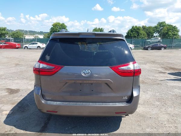 2020 TOYOTA SIENNA LE