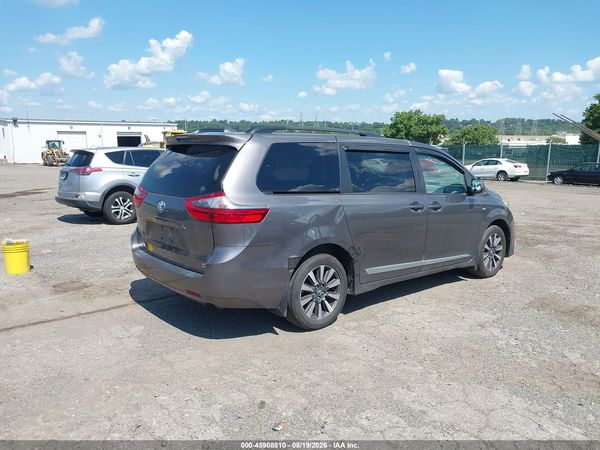 2020 TOYOTA SIENNA LE