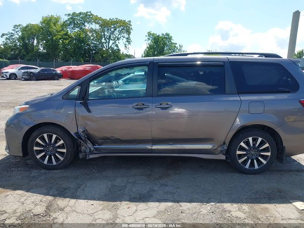 2020 TOYOTA SIENNA LE