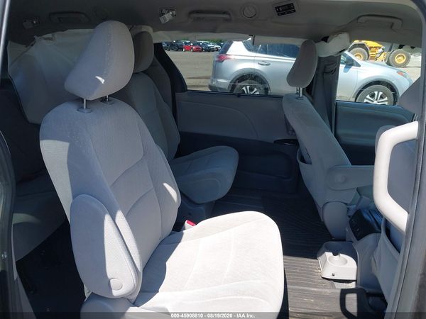 2020 TOYOTA SIENNA LE