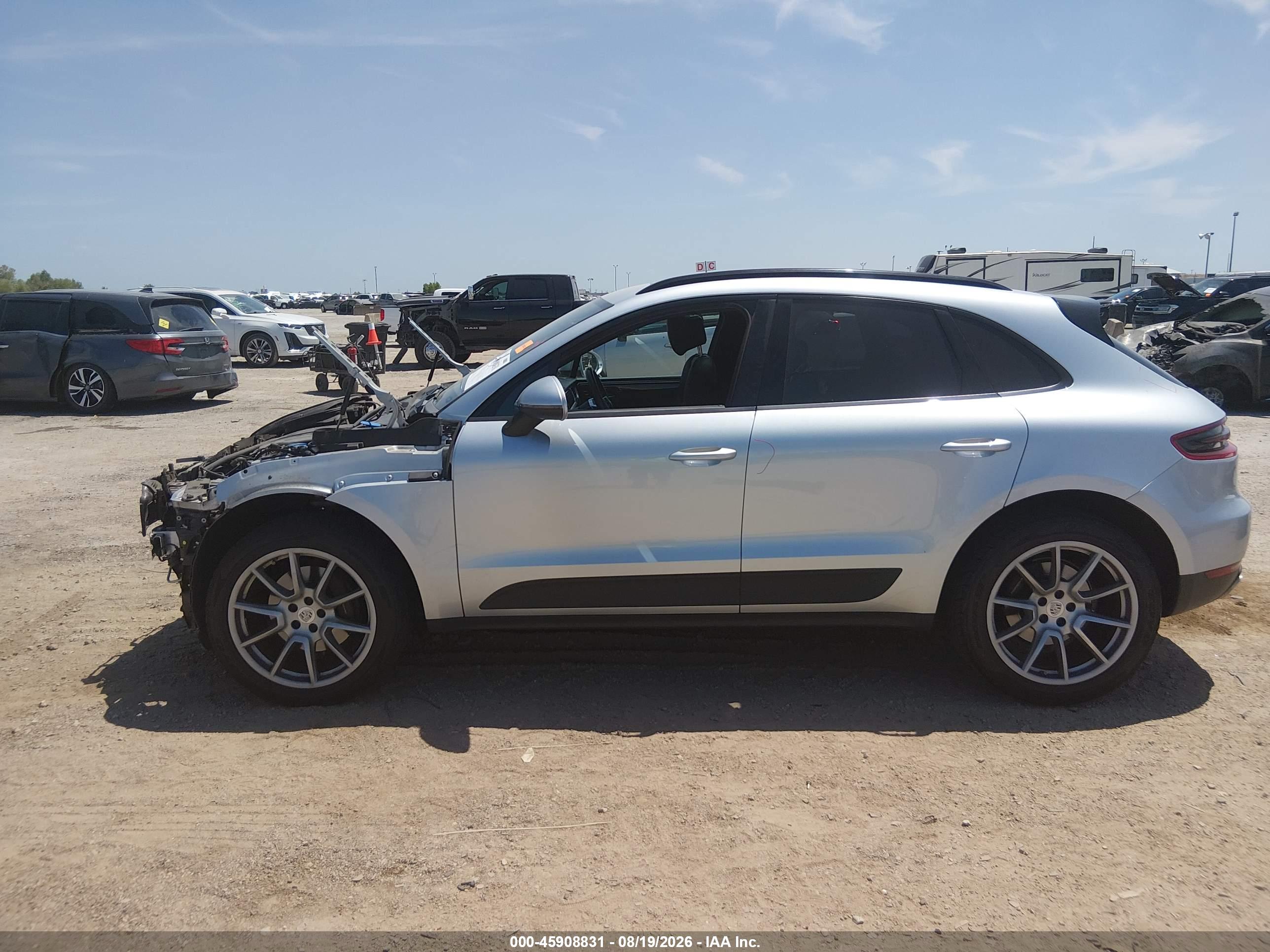 2018 PORSCHE MACAN