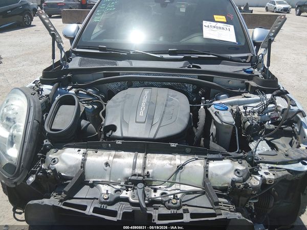 2018 PORSCHE MACAN
