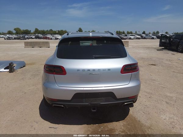 2018 PORSCHE MACAN