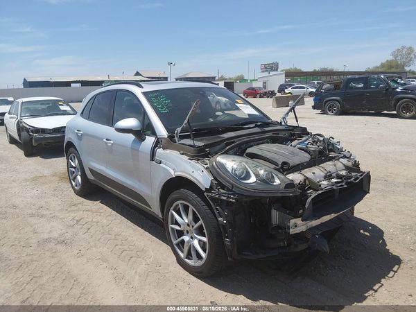 2018 PORSCHE MACAN