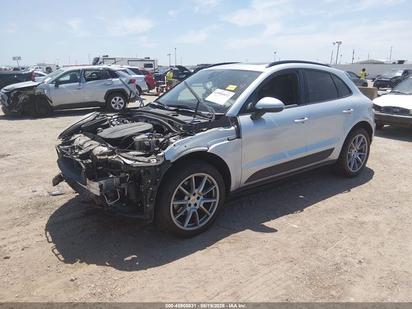 2018 PORSCHE MACAN