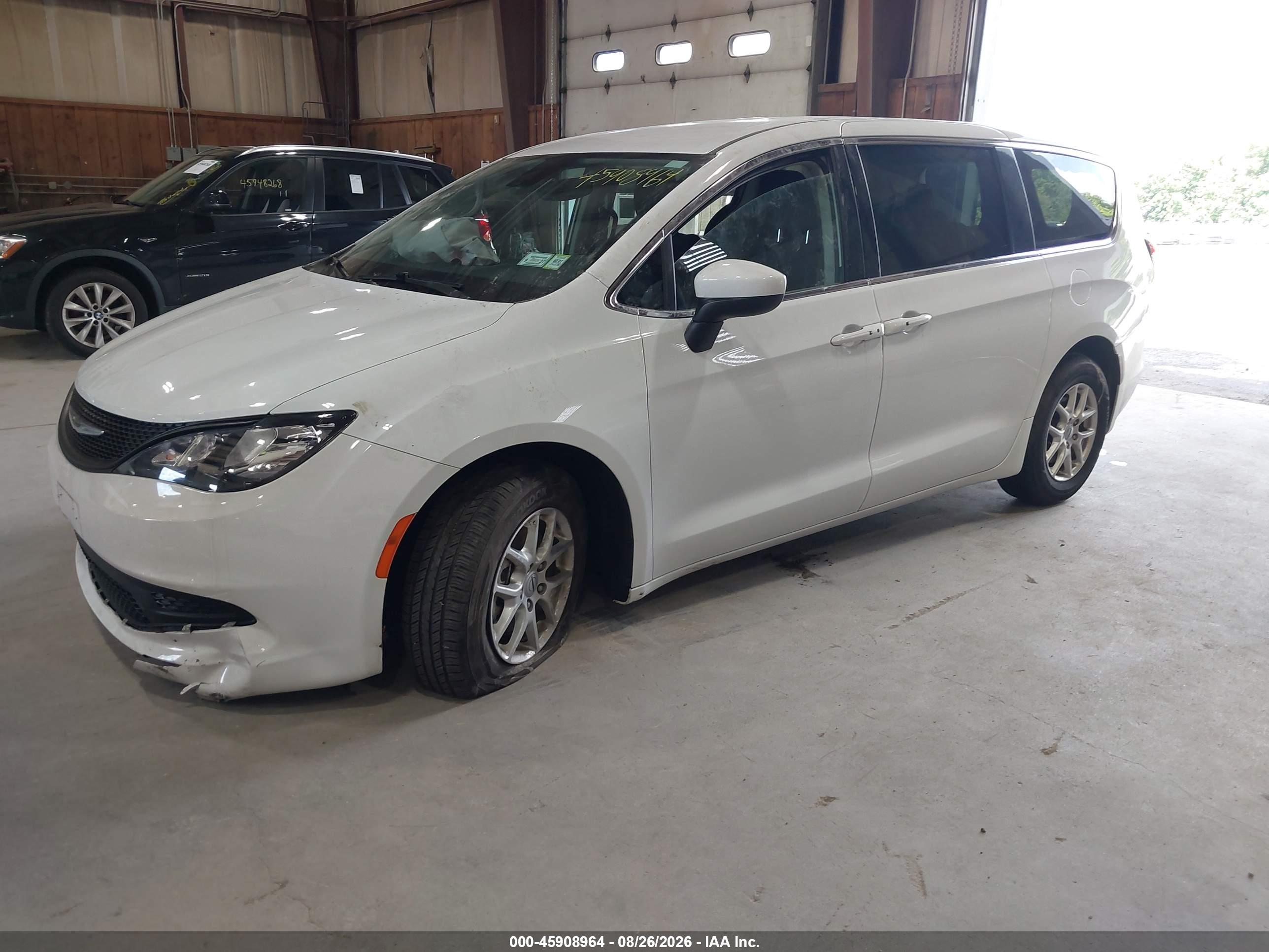 2023 CHRYSLER VOYAGER LX — I2