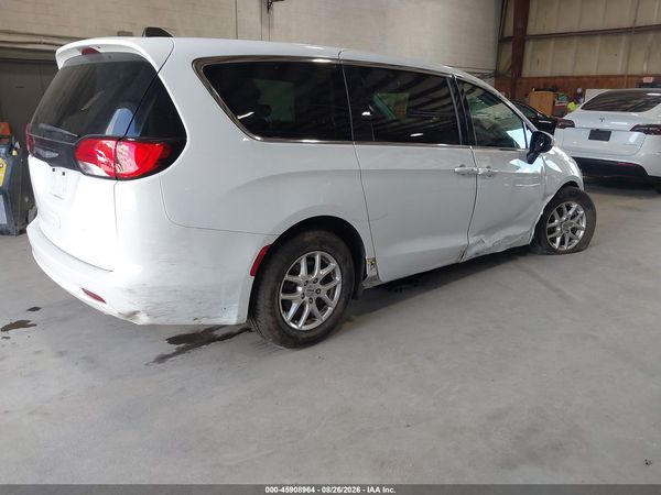 2023 CHRYSLER VOYAGER LX — I4