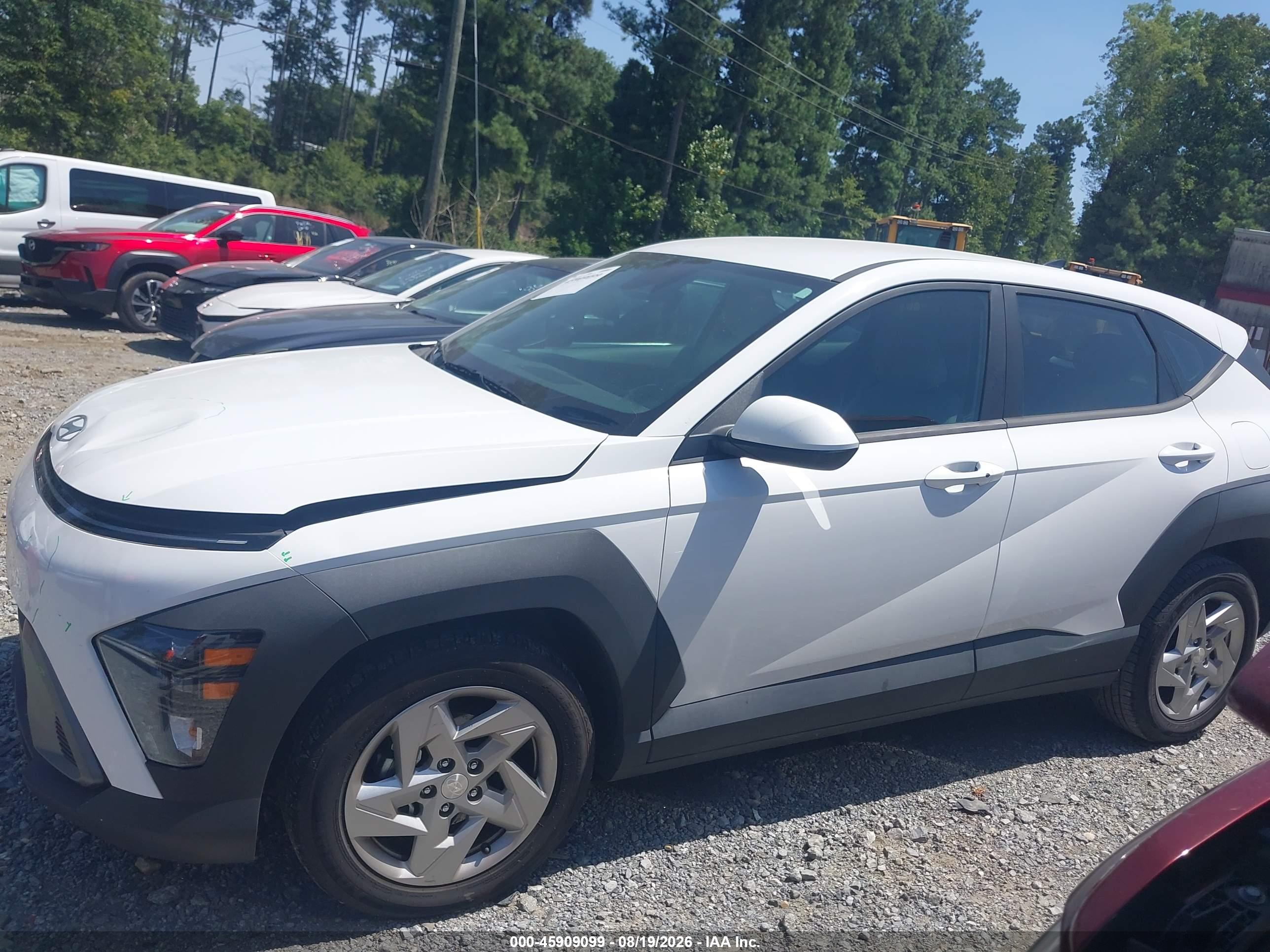 2024 HYUNDAI KONA SE