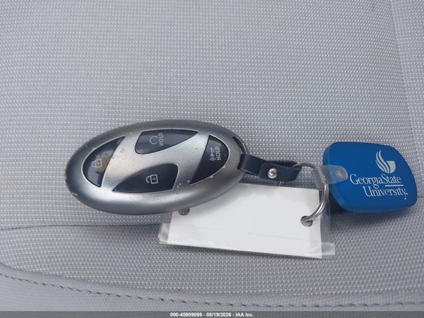 2024 HYUNDAI KONA SE