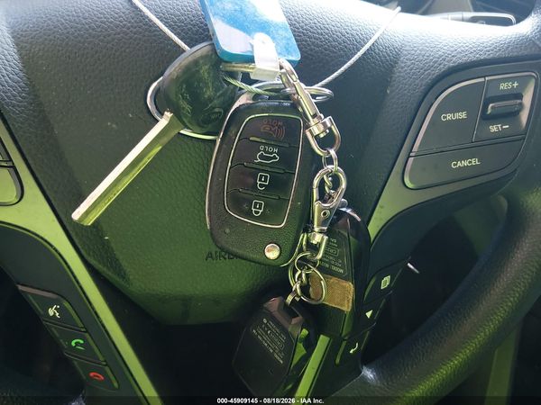 2017 HYUNDAI SANTA FE SE