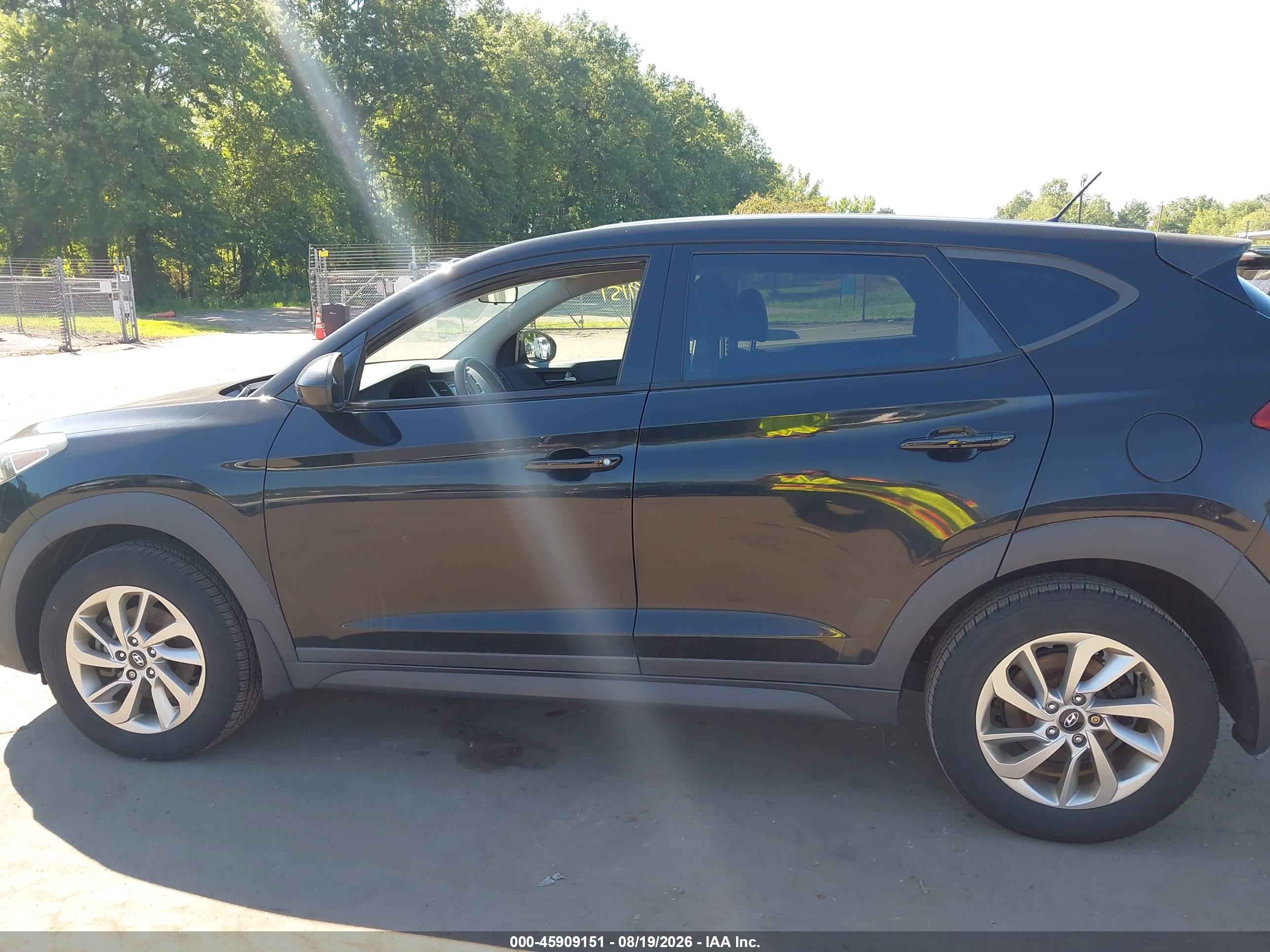 2018 HYUNDAI TUCSON SE