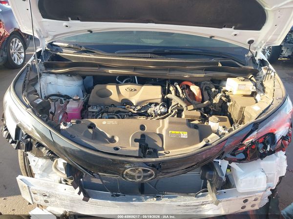 2026 TOYOTA SIENNA WOODLAND EDITION