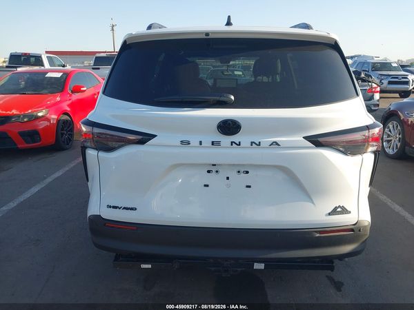 2026 TOYOTA SIENNA WOODLAND EDITION