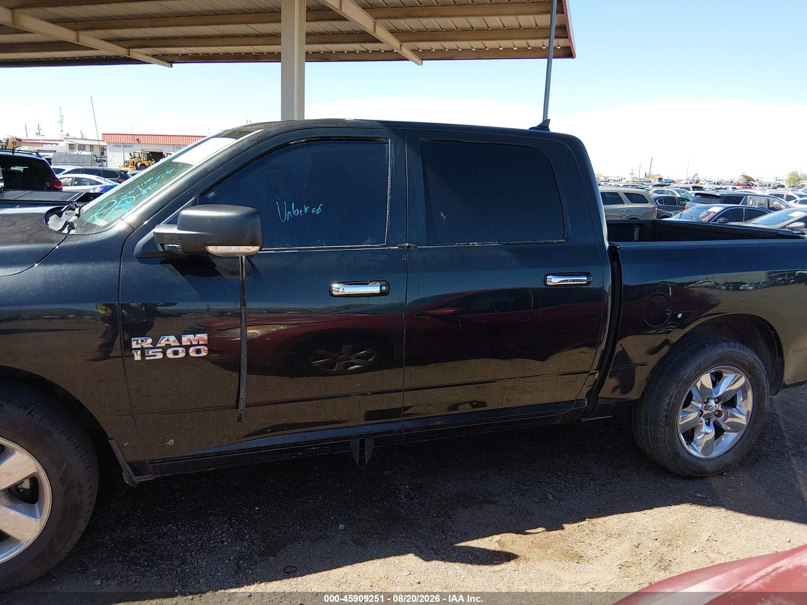 2016 RAM 1500 SLT