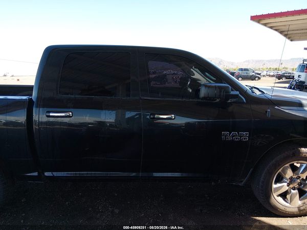 2016 RAM 1500 SLT