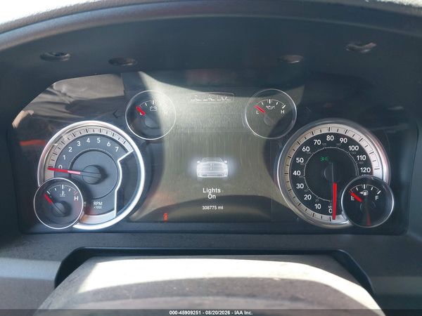 2016 RAM 1500 SLT