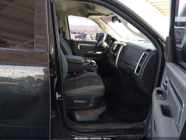 2016 RAM 1500 SLT