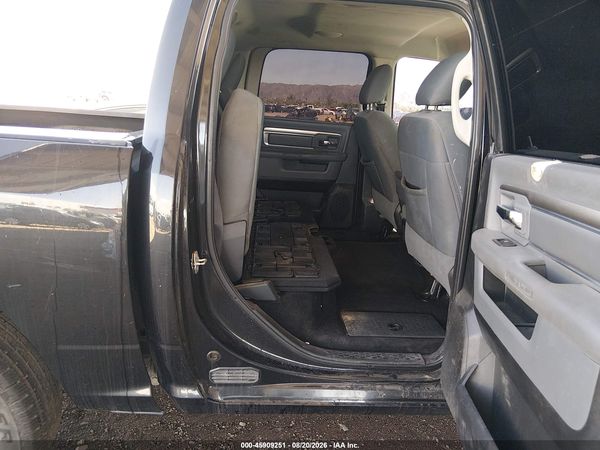2016 RAM 1500 SLT