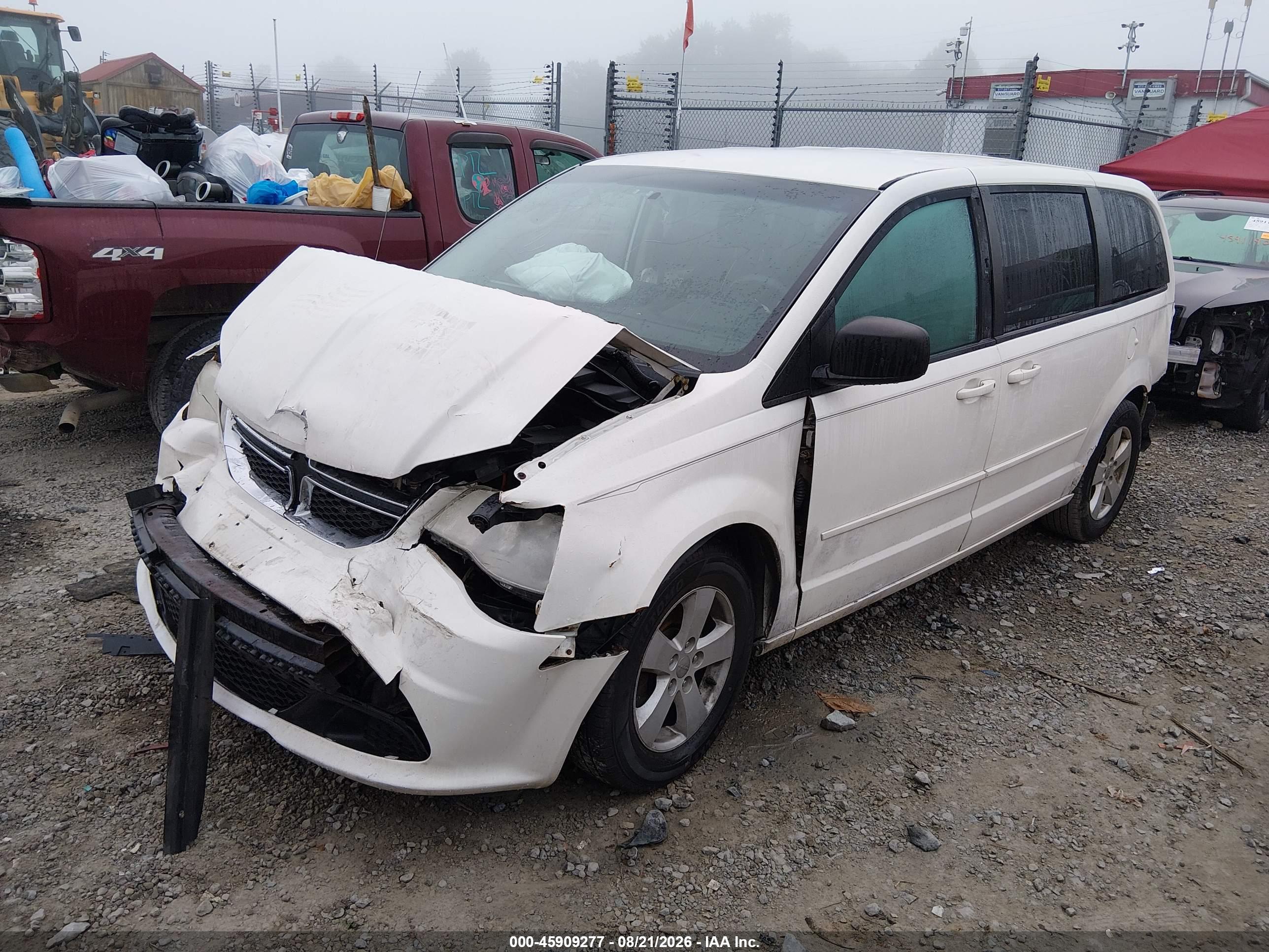 2013 DODGE GRAND CARAVAN SE — I2