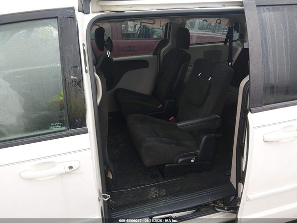 2013 DODGE GRAND CARAVAN SE — I8